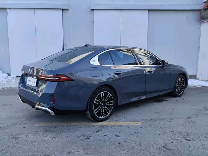 Фото 6 - BMW 5 Series