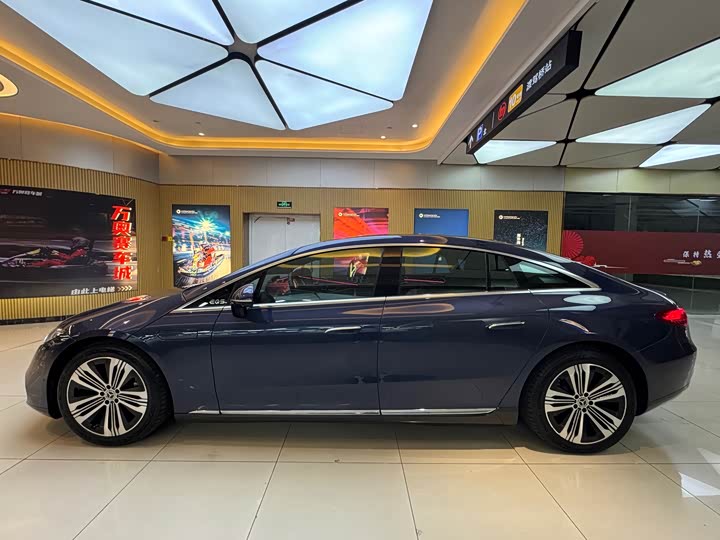 Фото 8 - Mercedes-Benz EQS