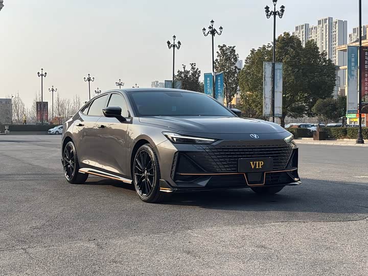 Фото 3 - Changan UNI-V