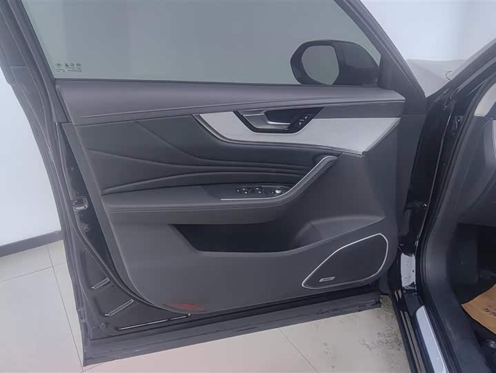 Фото 7 - Hongqi HS5