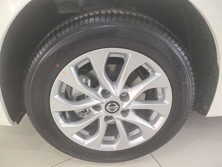 Фото 3 - Nissan Sylphy