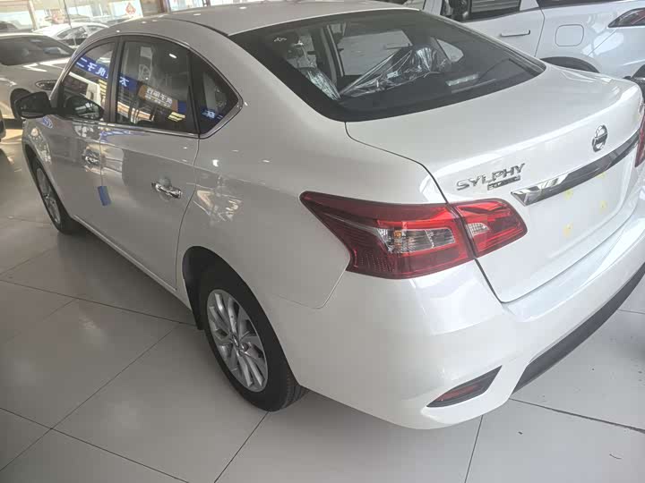Фото 7 - Nissan Sylphy