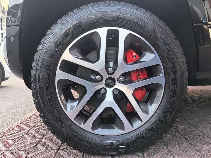 Фото 6 - Land Rover Defender