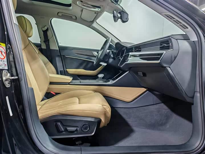 Фото 7 - Audi A6L