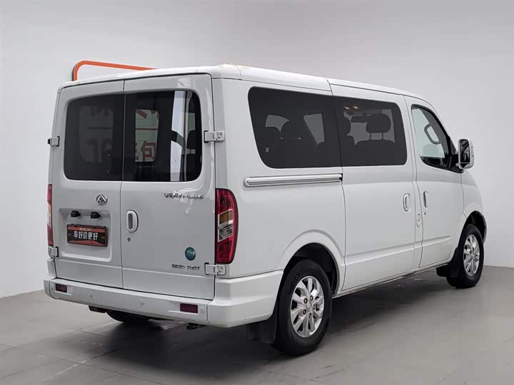 Фото 2 - Maxus V80