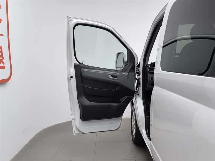 Фото 8 - Maxus V80