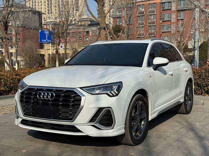 Фото 1 - Audi Q3