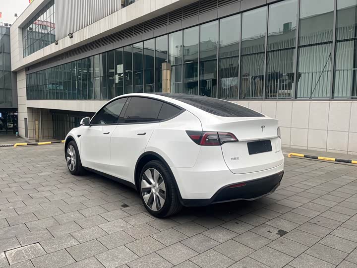 Фото 7 - Tesla Model Y