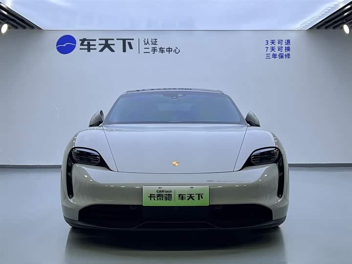 Фото 2 - Porsche Taycan