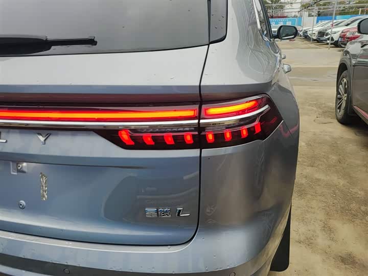 Фото 8 - Geely Monjaro