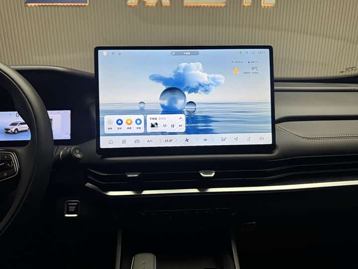 Фото 8 - Geely Okavango L