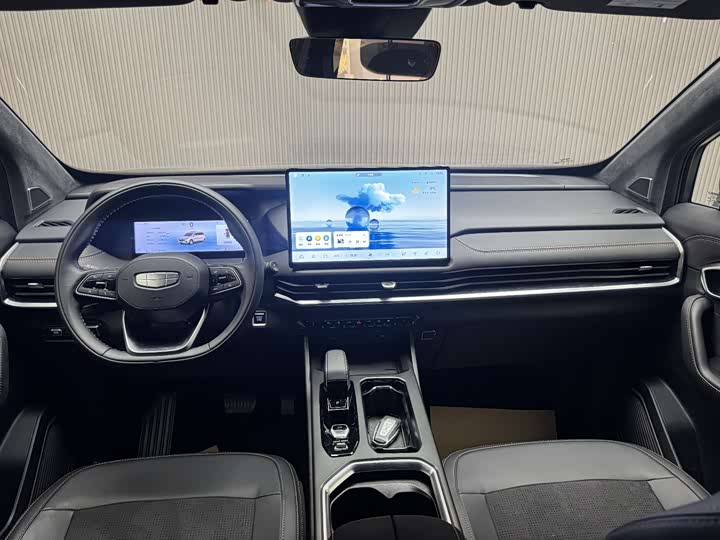 Фото 9 - Geely Okavango L