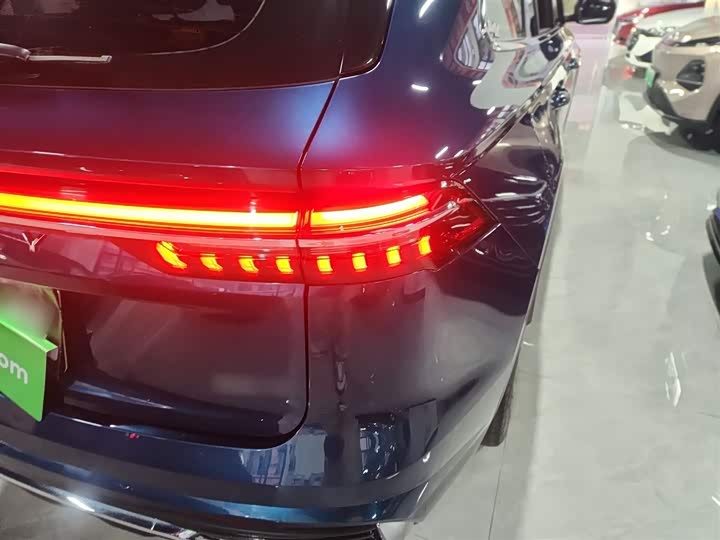 Фото 8 - Geely Monjaro