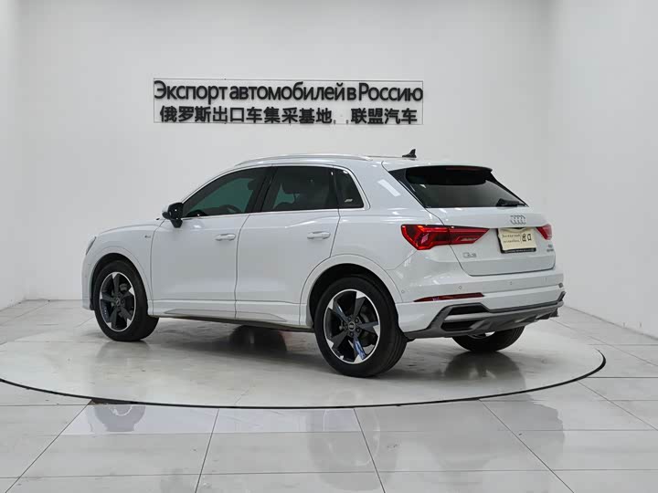 Фото 4 - Audi Q3