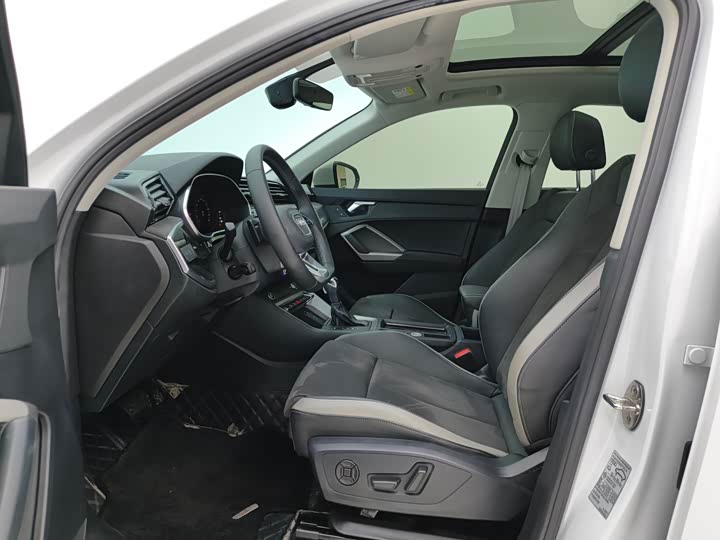 Фото 7 - Audi Q3