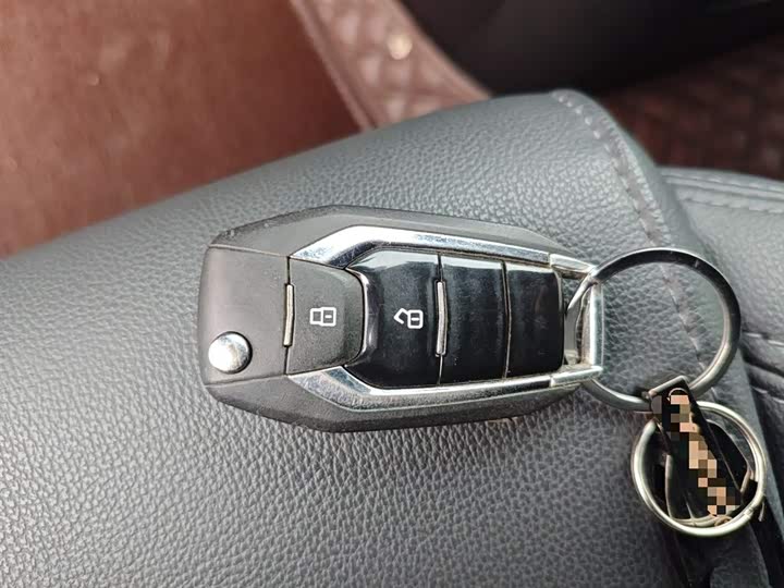 Фото 9 - Maxus G10