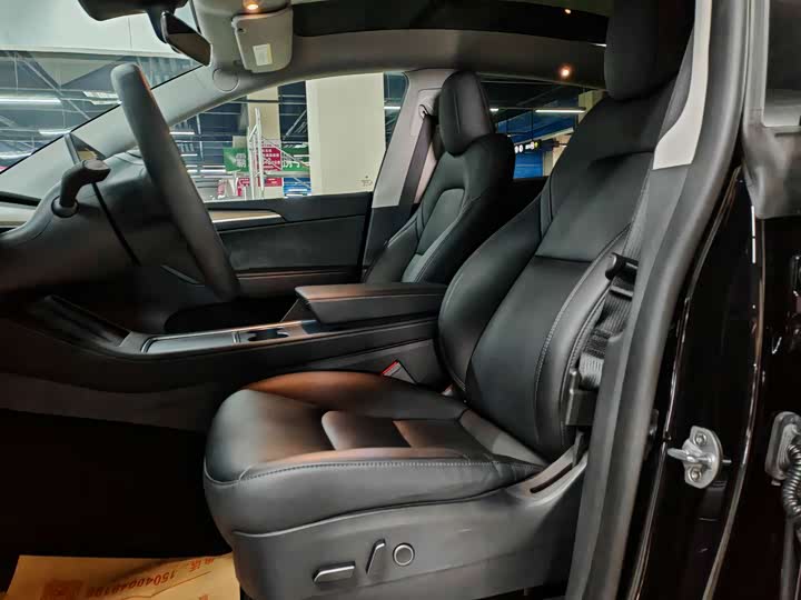 Фото 3 - Tesla Model Y