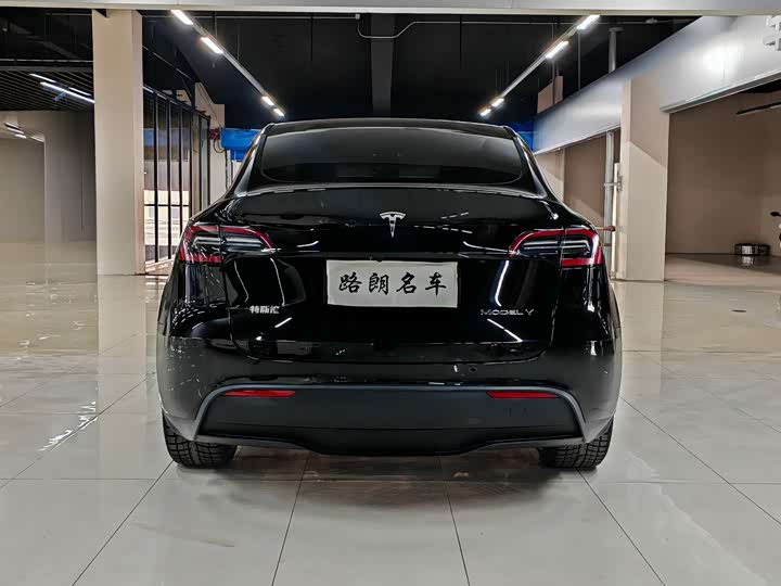 Фото 9 - Tesla Model Y