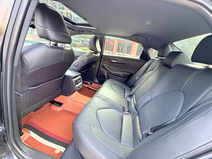 Фото 5 - Toyota Avalon