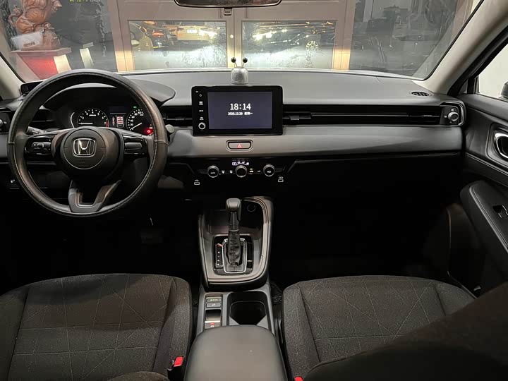 Фото 9 - Honda Vezel