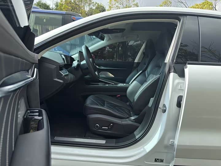 Фото 6 - Zeekr 001