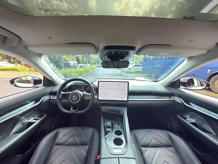 Фото 8 - Zeekr 001