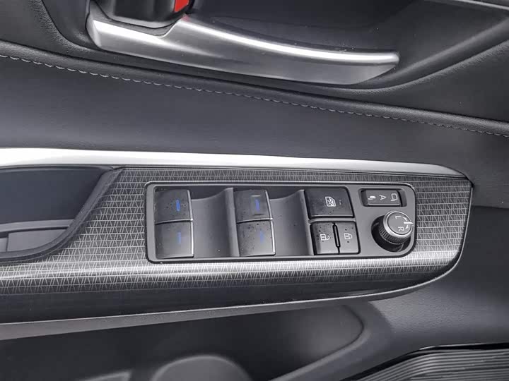 Фото 9 - Toyota Venza