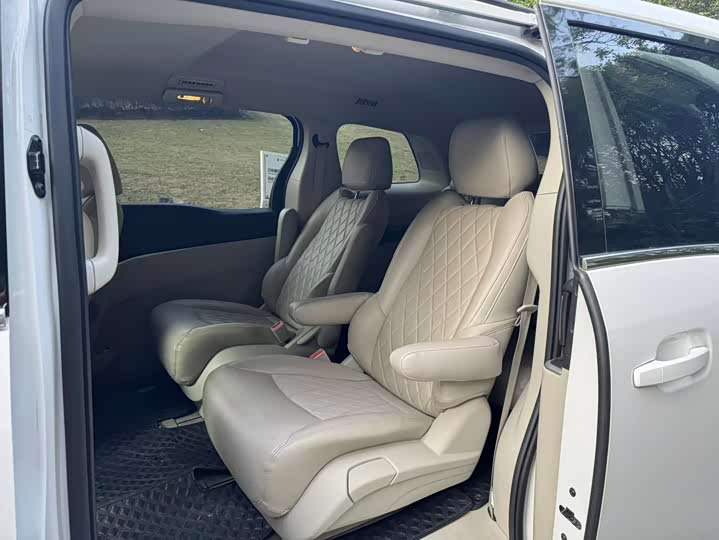 Фото 6 - Buick GL8 ES