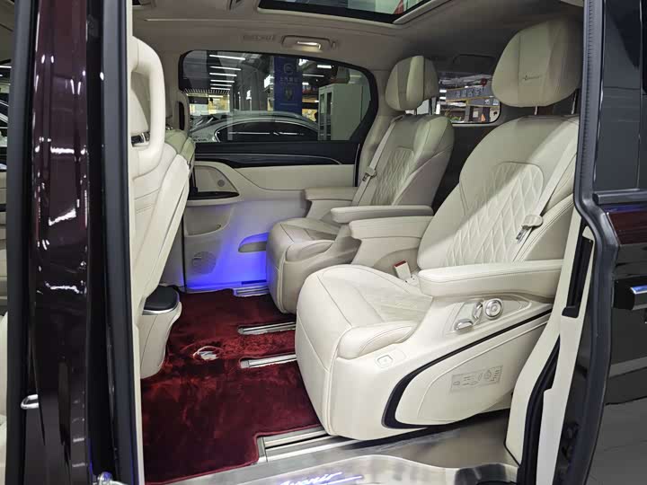 Фото 6 - Buick GL8 ES