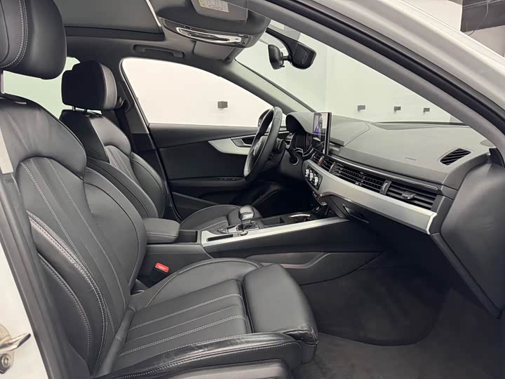 Фото 9 - Audi A4L