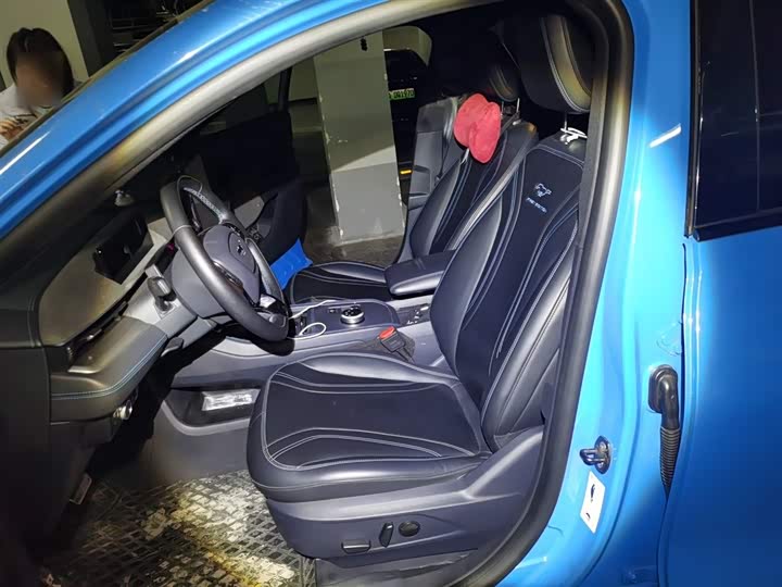 Фото 8 - Ford Mustang Mach-E