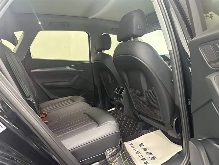 Фото 9 - Audi Q5L