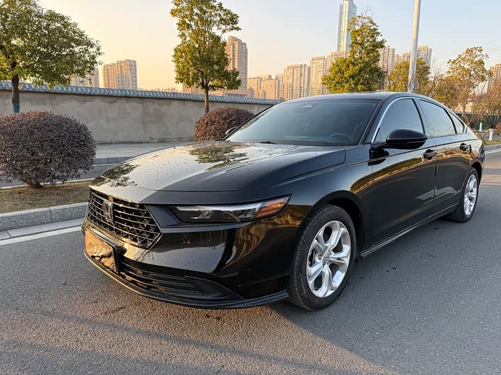 Фото 1 - Honda Accord