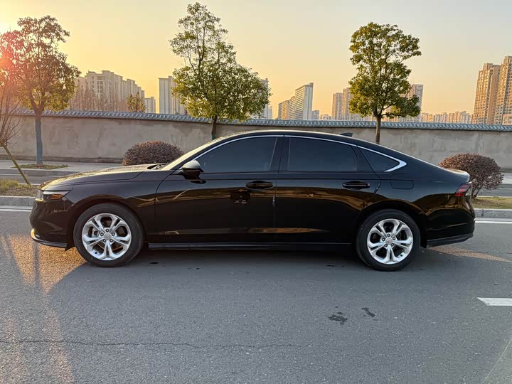 Фото 3 - Honda Accord