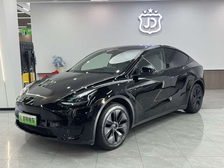 Фото 1 - Tesla Model Y