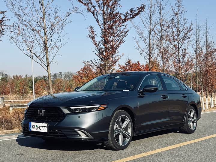 Фото 1 - Honda Accord