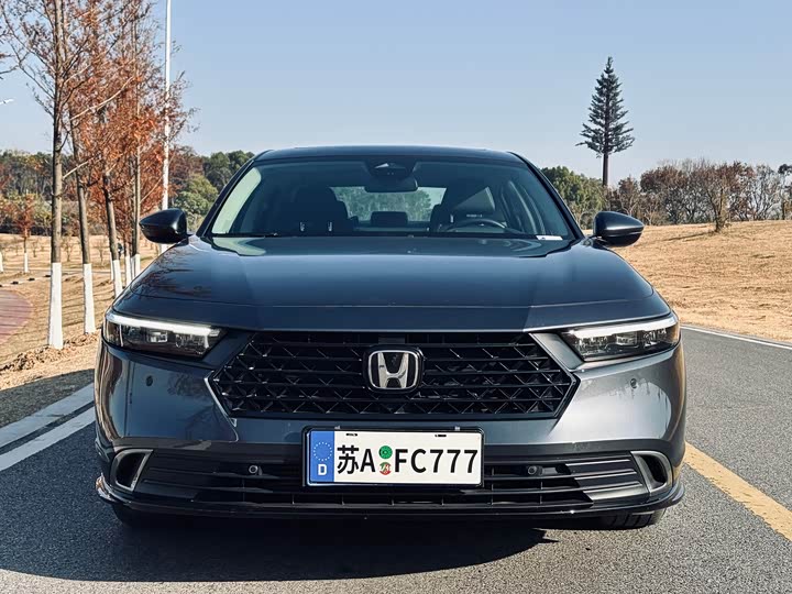 Фото 2 - Honda Accord