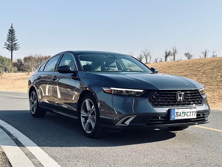 Фото 3 - Honda Accord