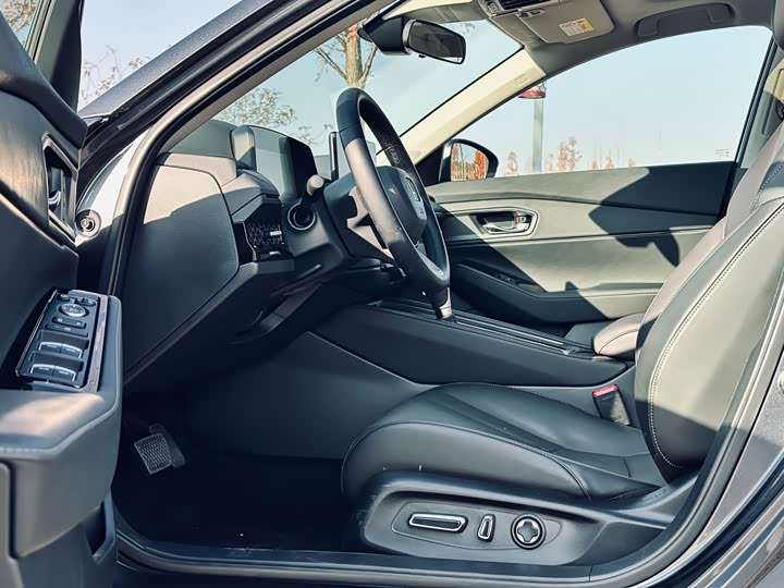 Фото 4 - Honda Accord