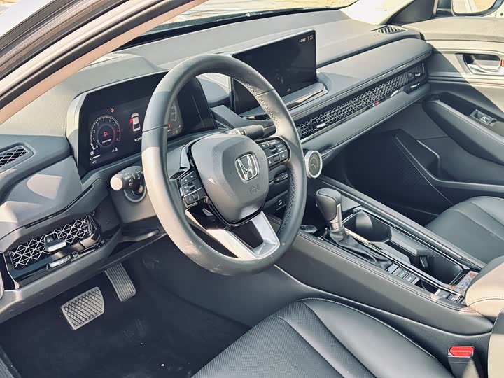 Фото 6 - Honda Accord