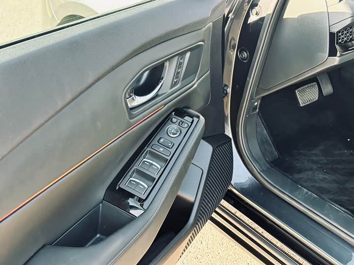 Фото 8 - Honda Accord