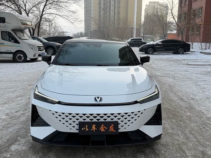 Фото 2 - Changan UNI-V
