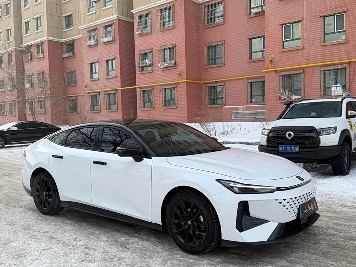 Фото 3 - Changan UNI-V