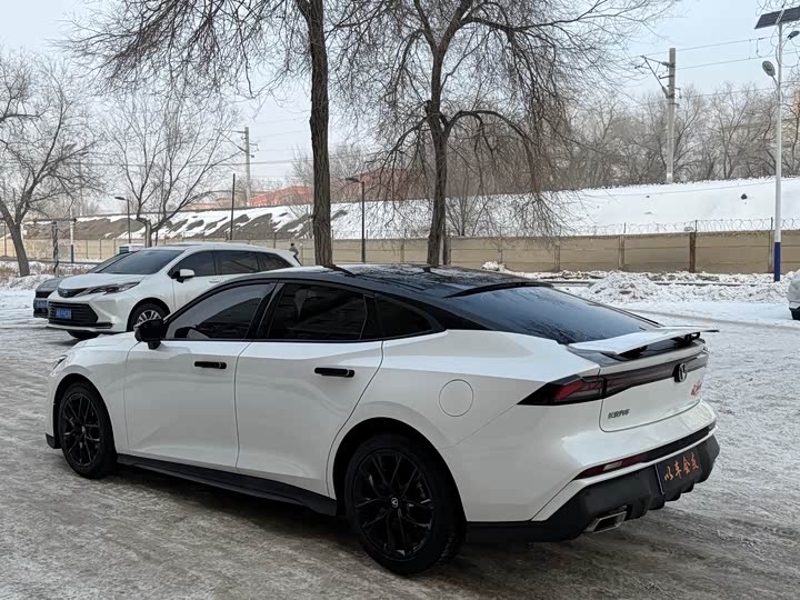 Фото 8 - Changan UNI-V