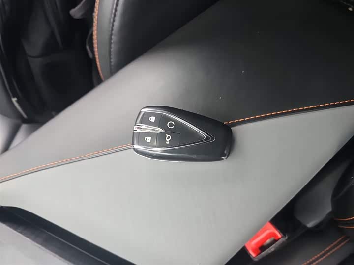 Фото 9 - Changan UNI-V