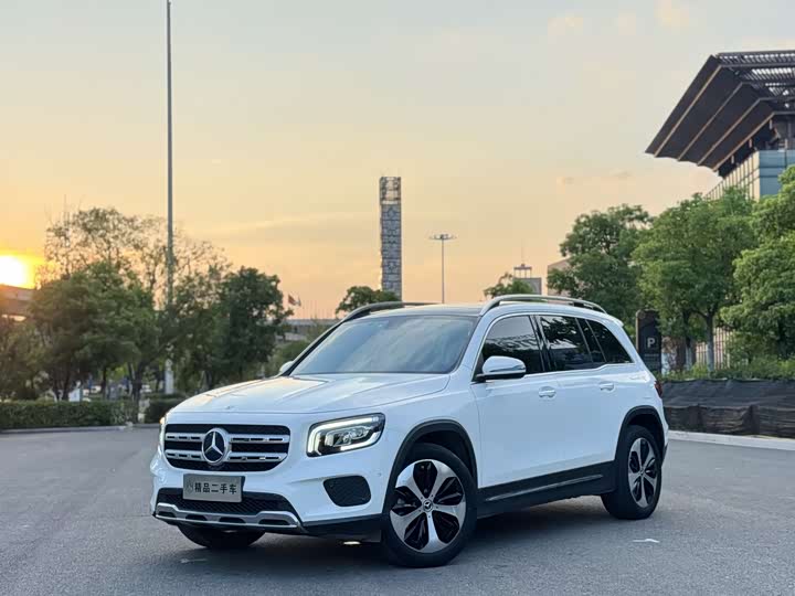 Фото 1 - Mercedes-Benz GLB-Class