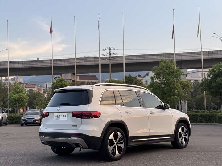 Фото 9 - Mercedes-Benz GLB-Class