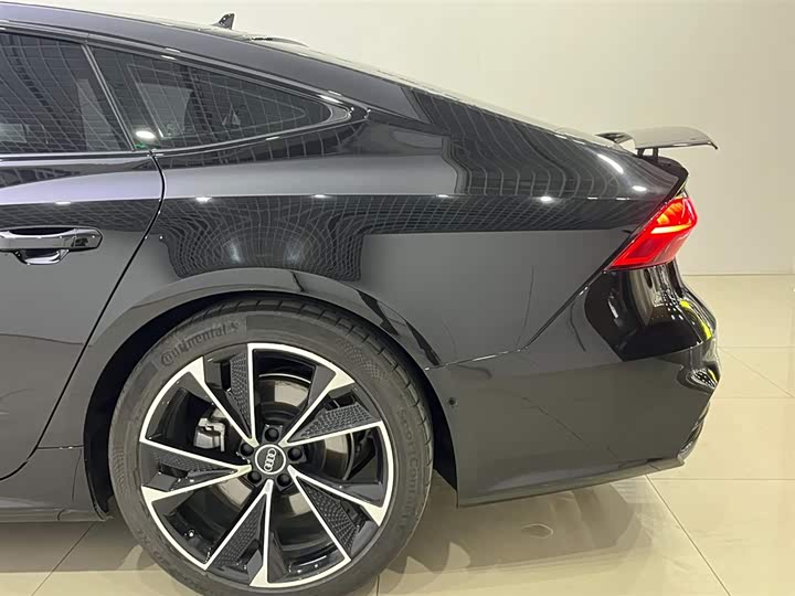 Фото 7 - Audi A7