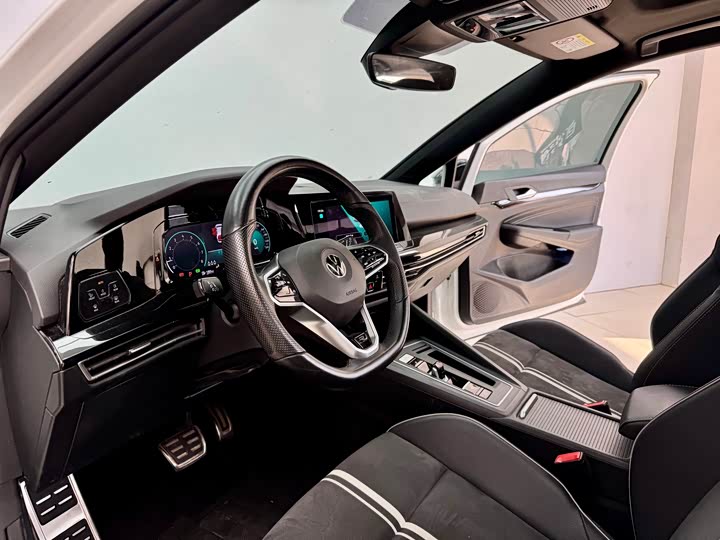 Фото 7 - Volkswagen Golf