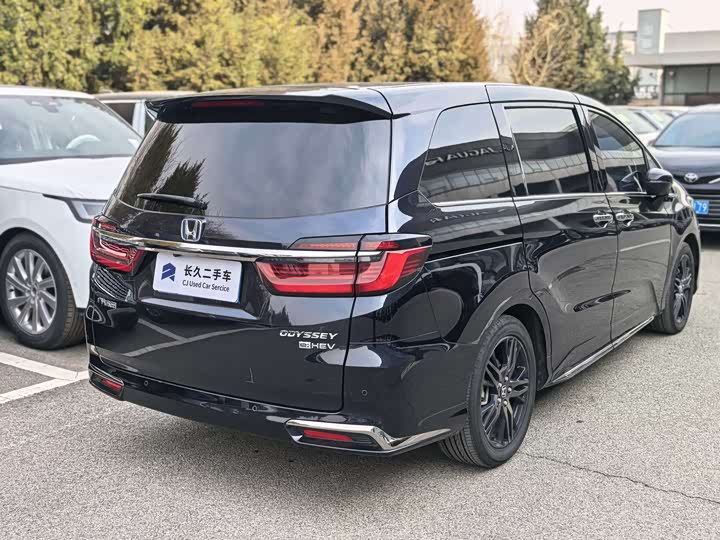 Фото 4 - Honda Odyssey